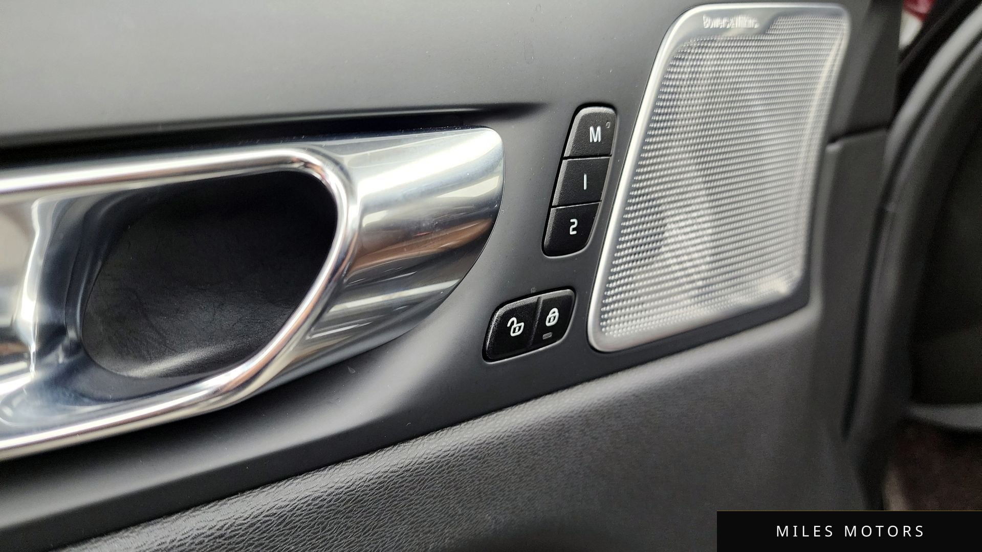 Volvo XC60 2021 — миниатюра 35