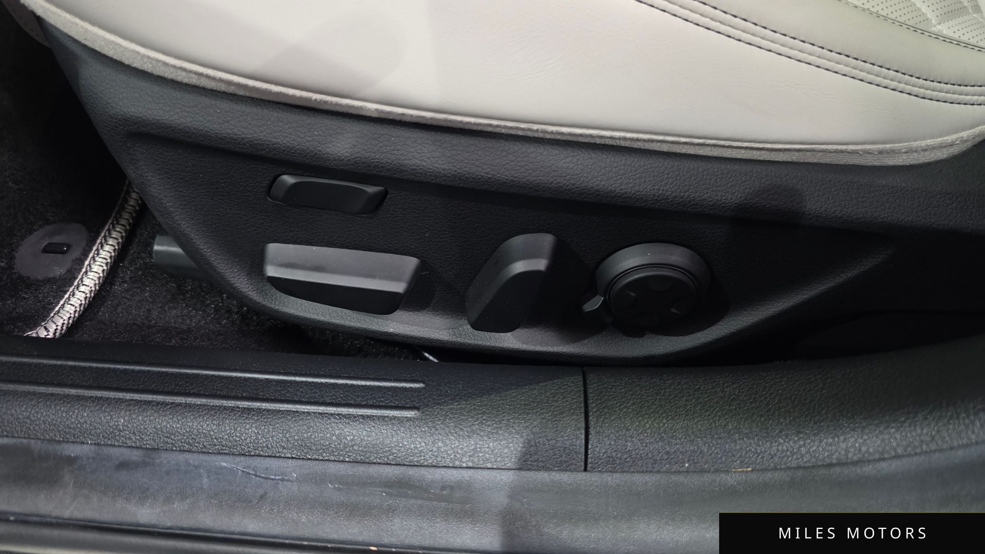 Genesis G70 2023 — миниатюра 31