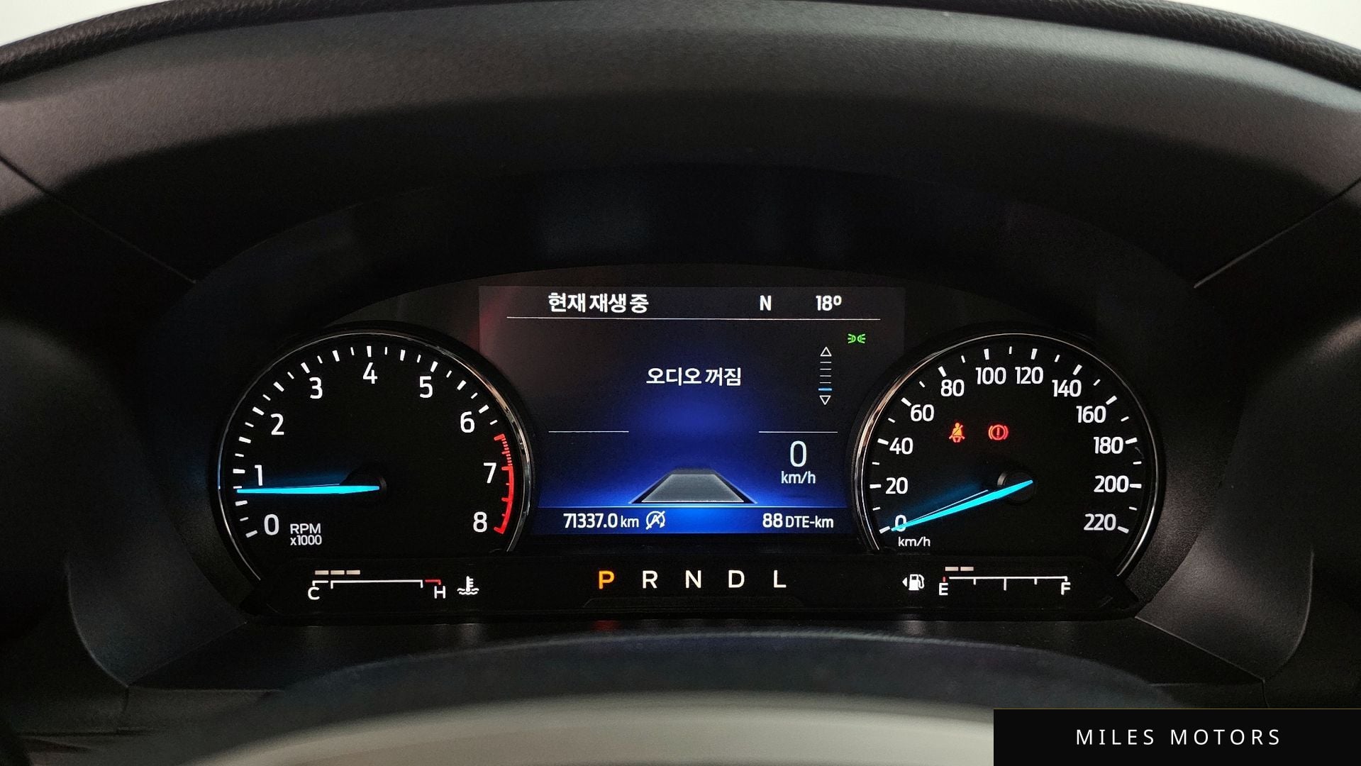 Ford Explorer 2022 — миниатюра 11