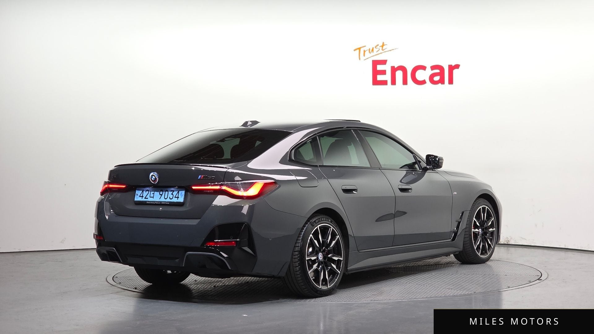 BMW i4 2023 — миниатюра 2