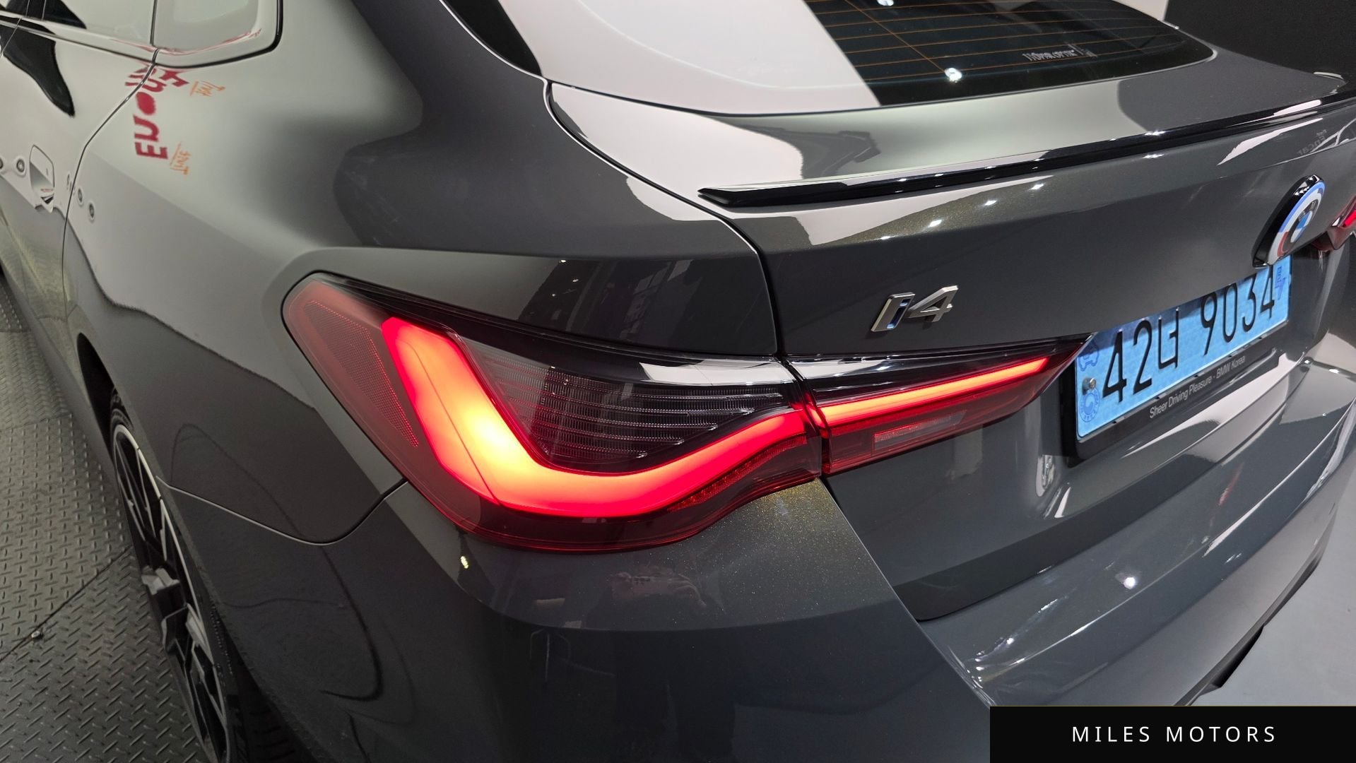 BMW i4 2023 — миниатюра 9