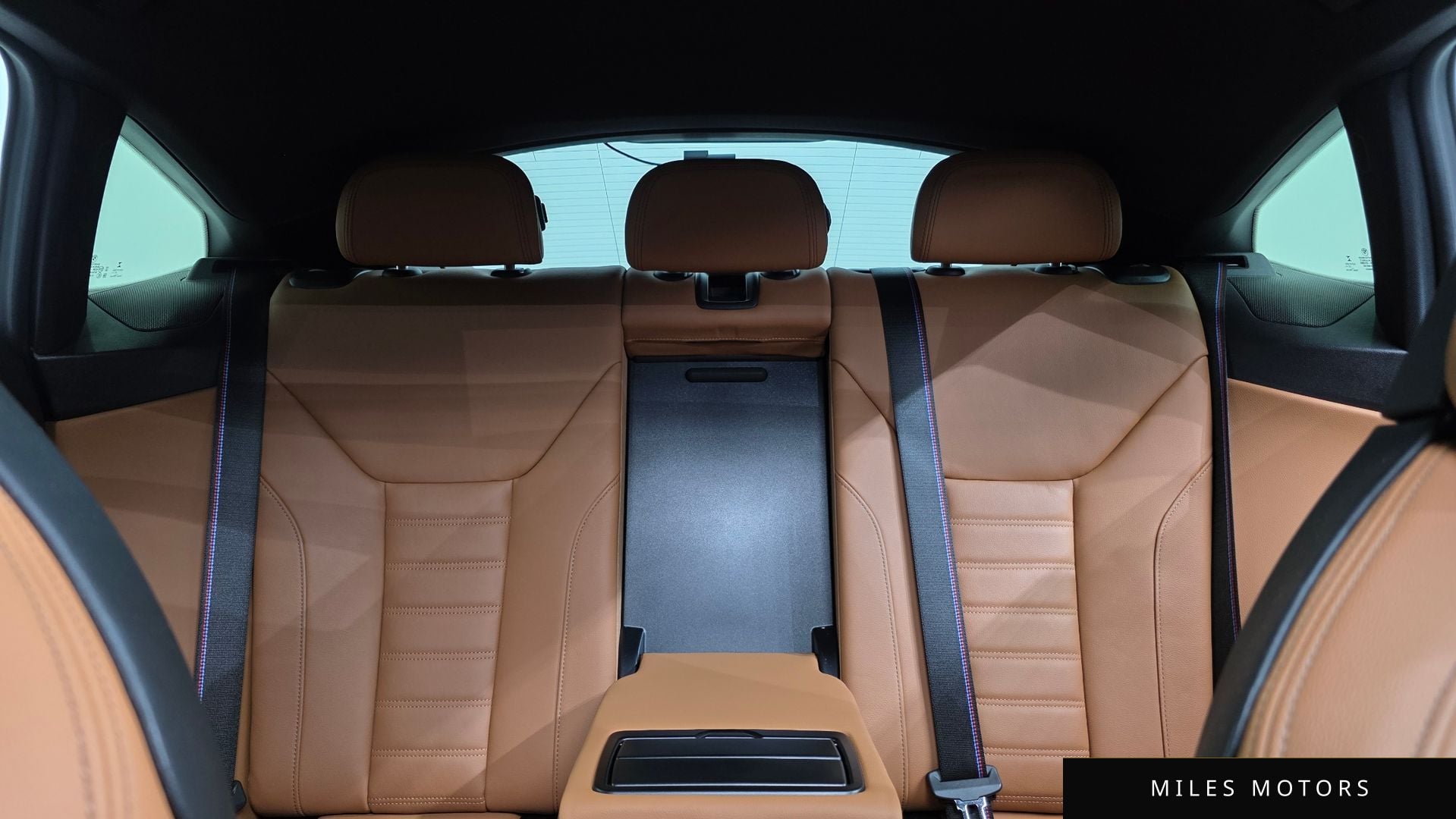 BMW i4 2023 — миниатюра 28