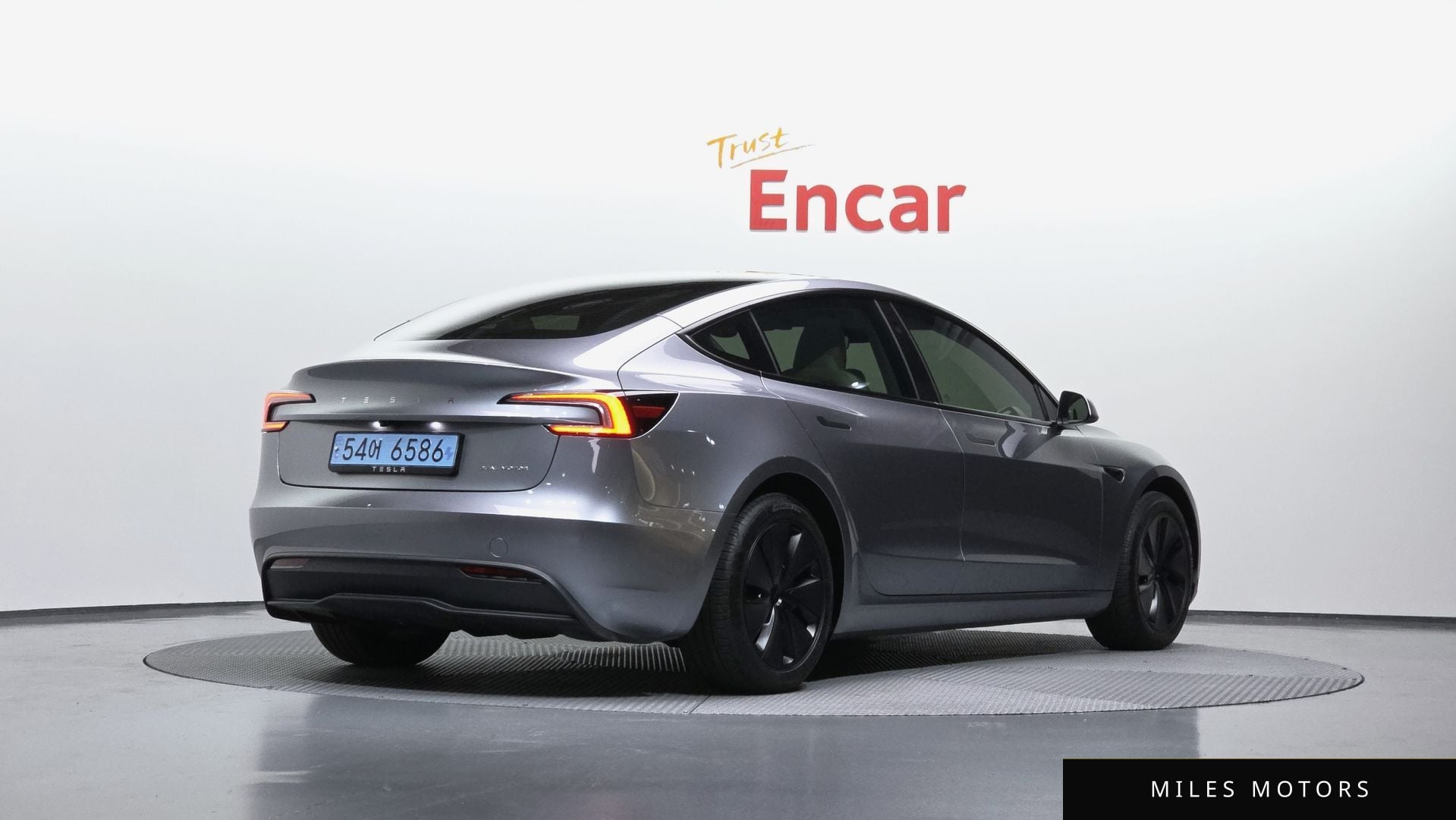 Tesla Model 3 2024 — миниатюра 2
