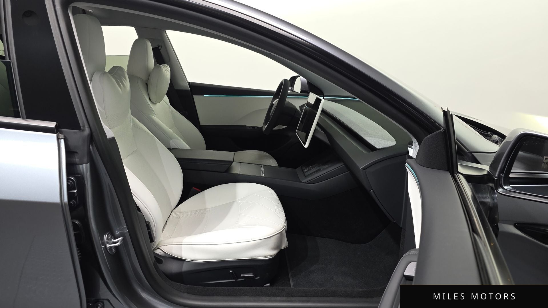 Tesla Model 3 2024 — миниатюра 17