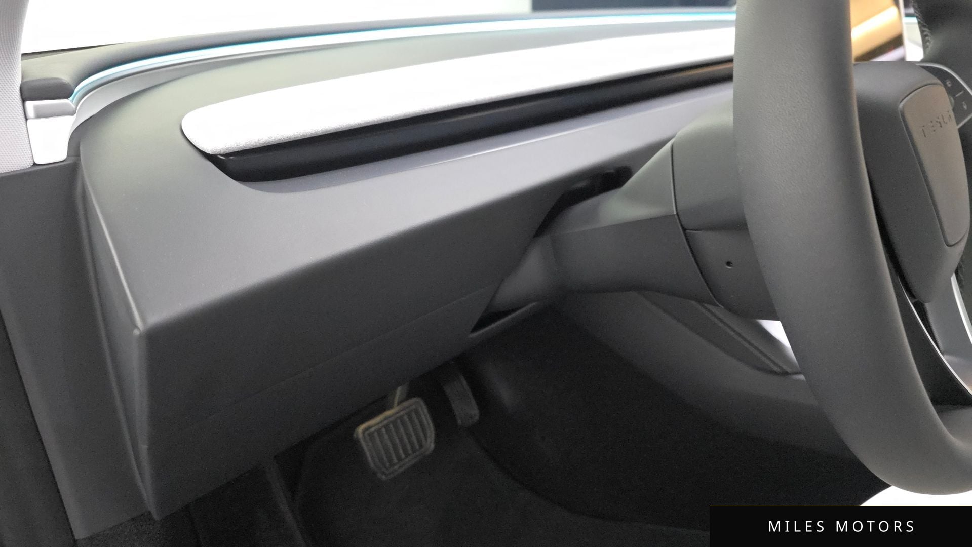 Tesla Model 3 2024 — миниатюра 22