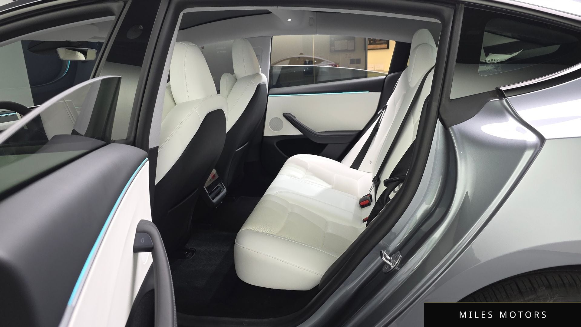 Tesla Model 3 2024 — миниатюра 16