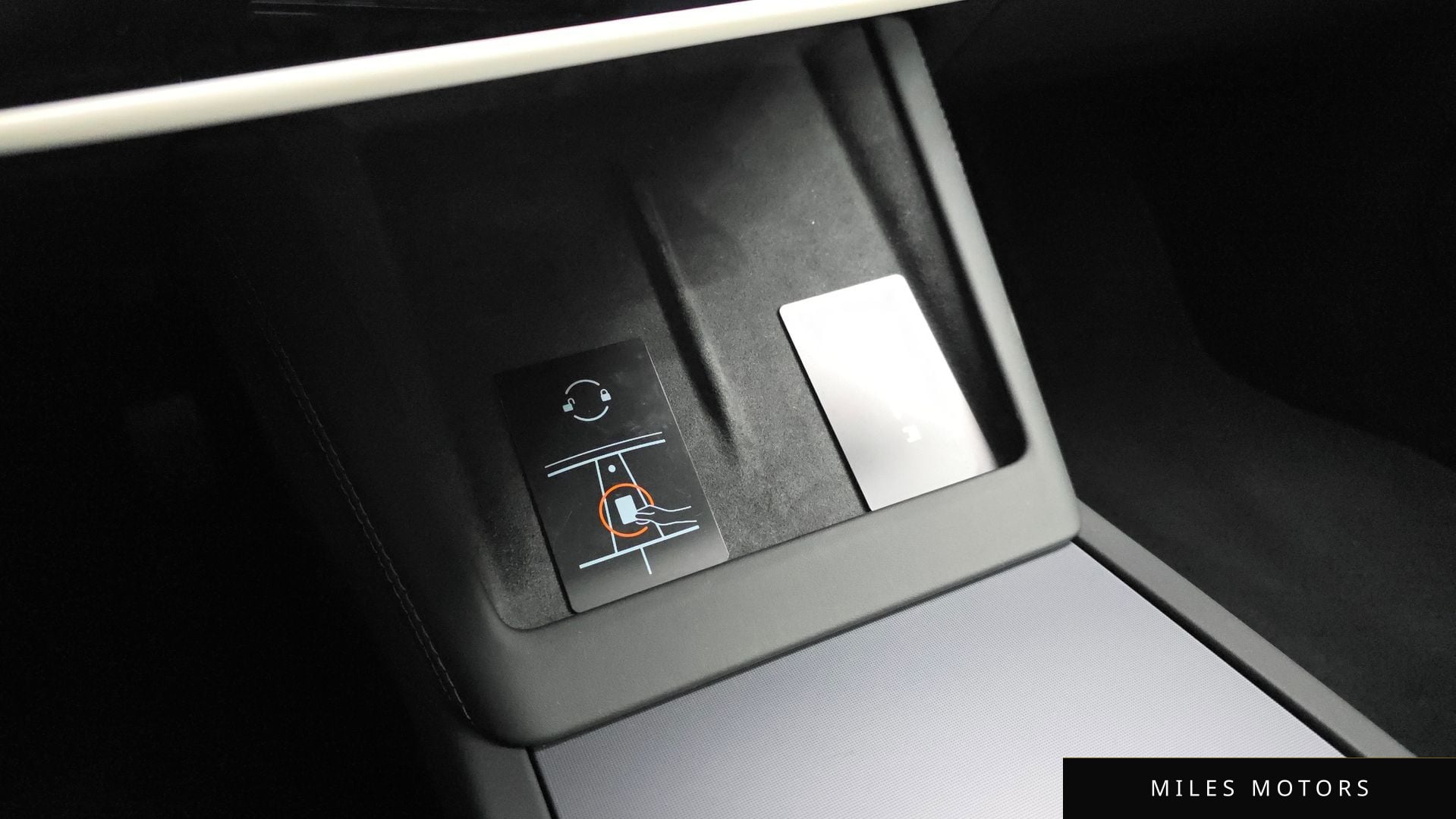 Tesla Model 3 2024 — миниатюра 31
