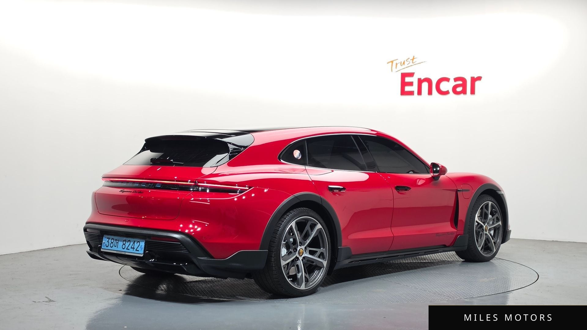 Porsche Taycan 2022 — миниатюра 2