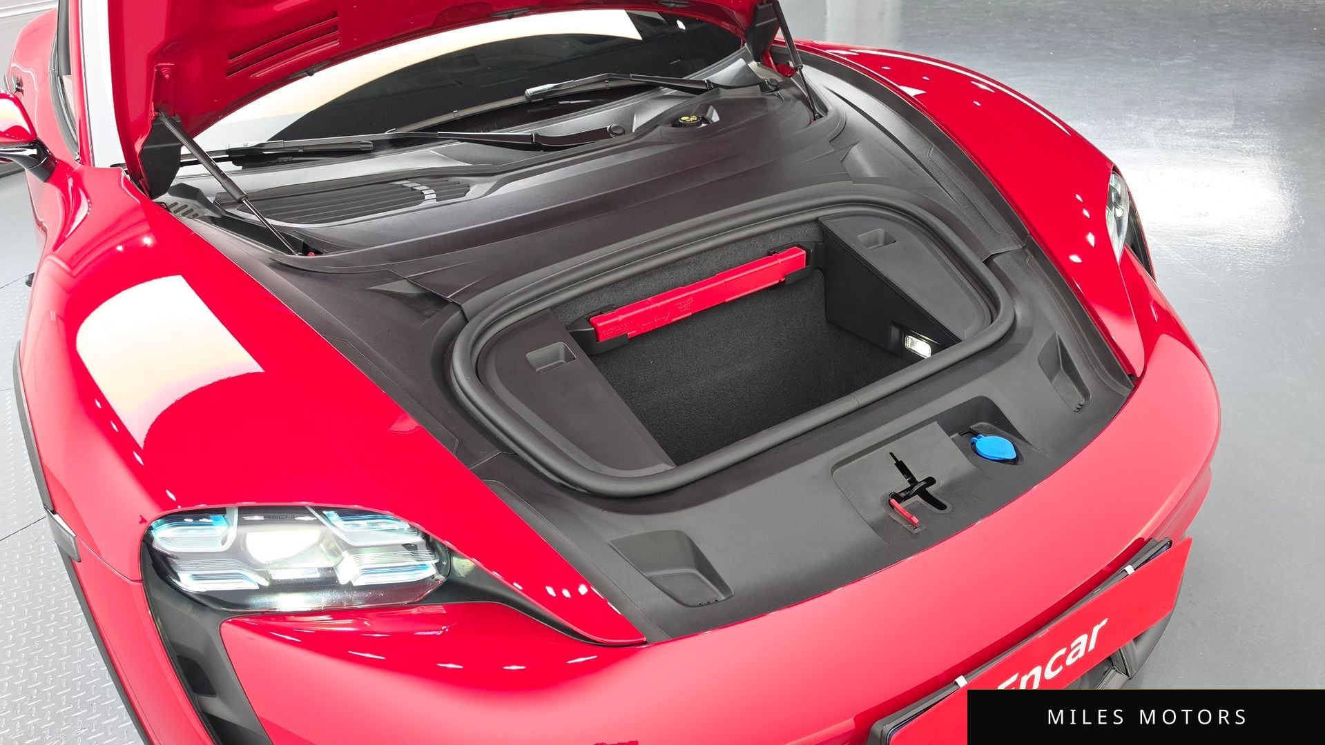 Porsche Taycan 2022 — миниатюра 6