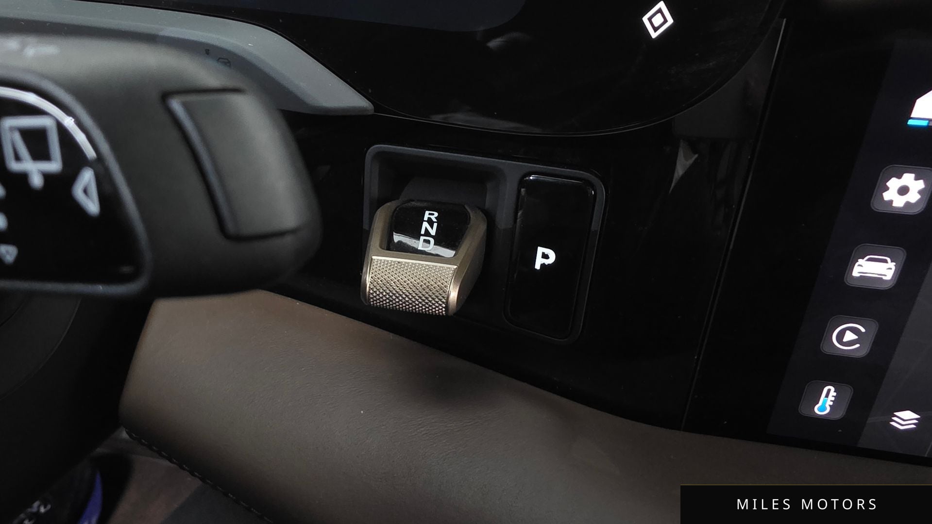 Porsche Taycan 2022 — миниатюра 9