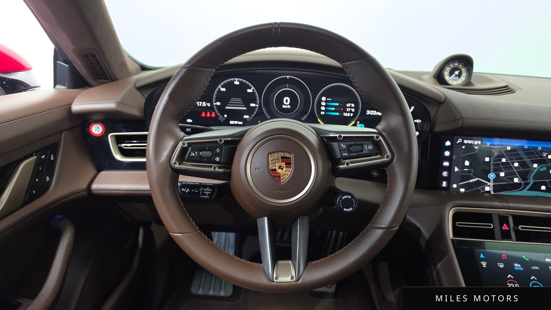 Porsche Taycan 2022 — миниатюра 13