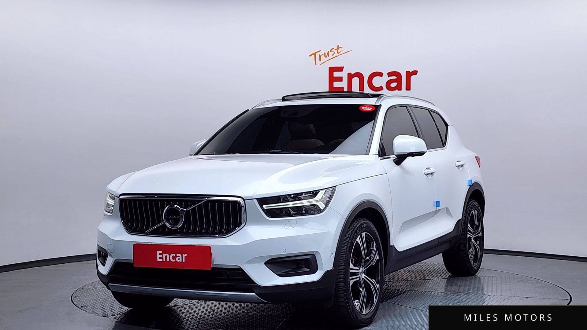 Volvo XC40 2021 — фото 1 из 12