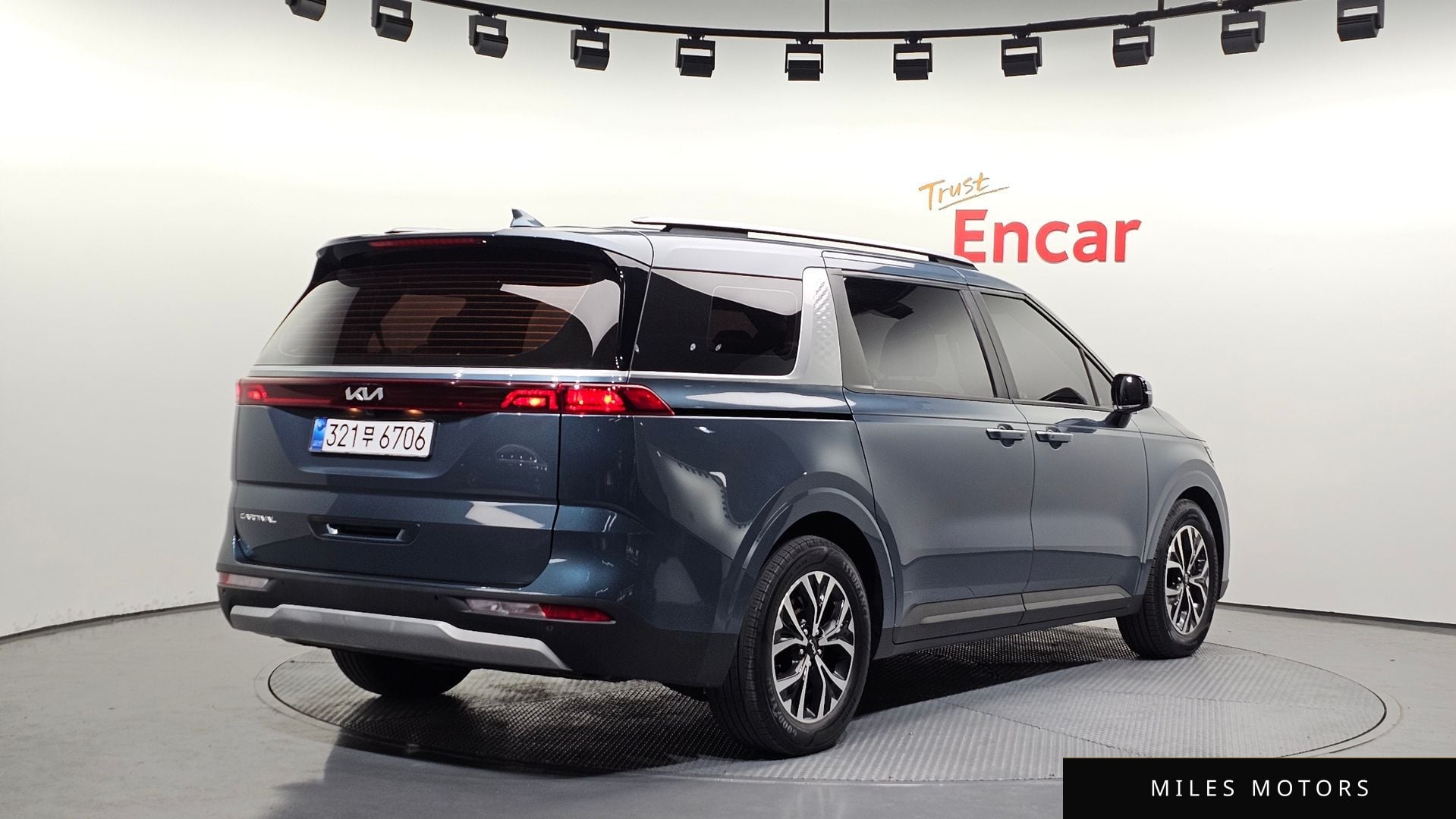 Kia Carnival 2022 — миниатюра 2