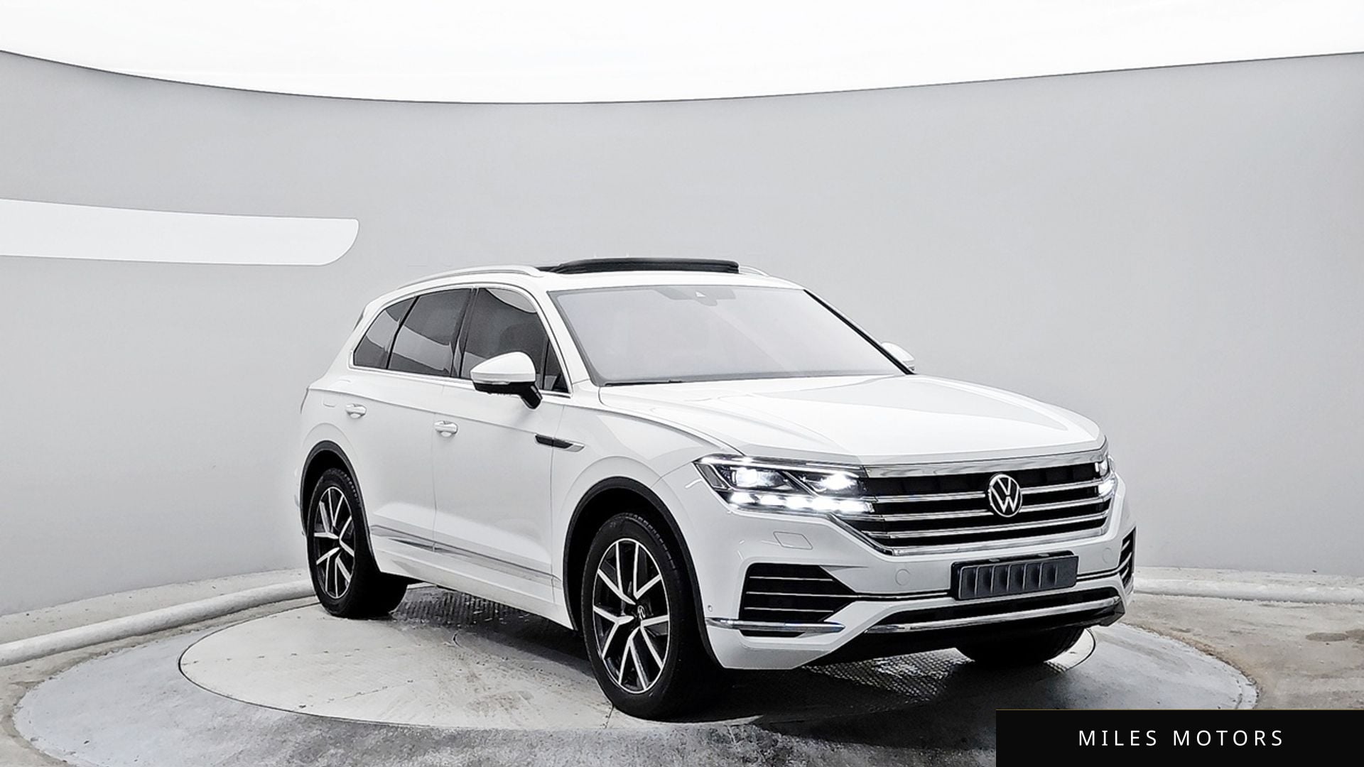 Volkswagen Touareg 2023 — миниатюра 3