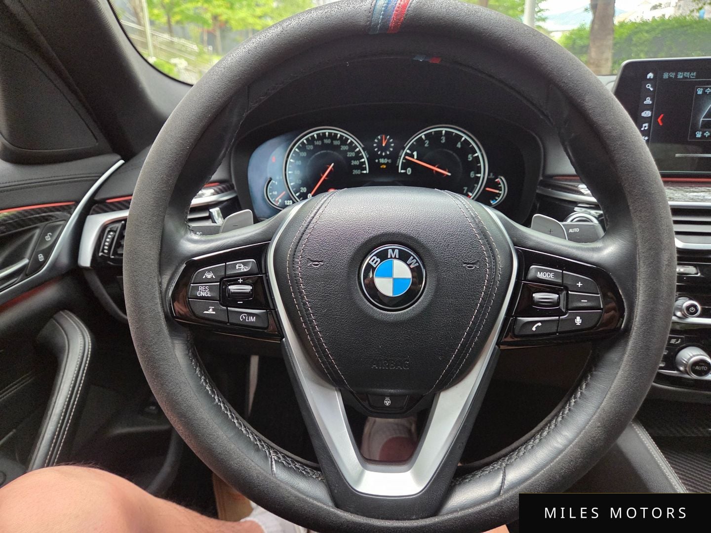 BMW 5 Series (G30) 2017 — миниатюра 12
