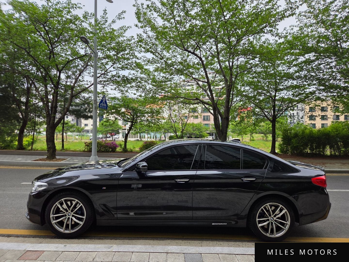 BMW 5 Series (G30) 2017 — миниатюра 16