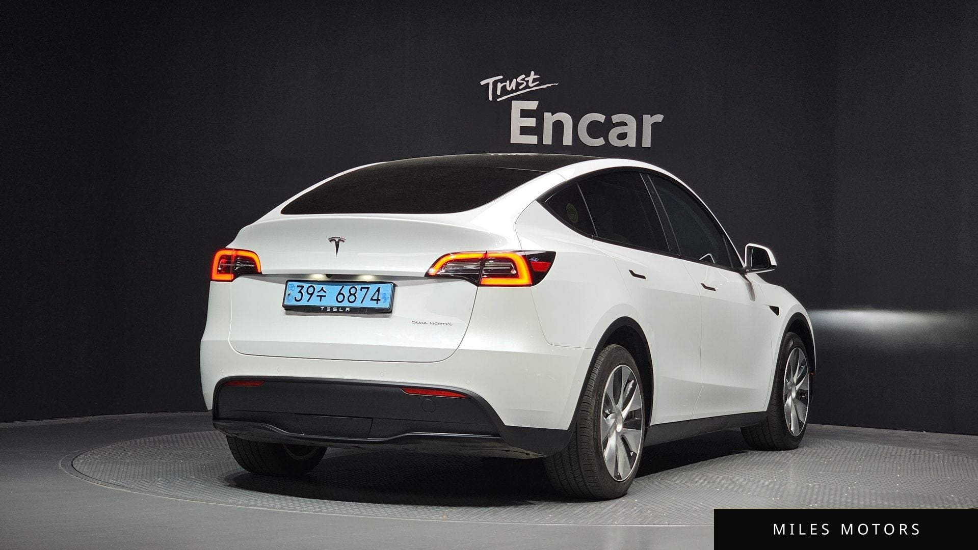 Tesla Model Y 2022 — миниатюра 2