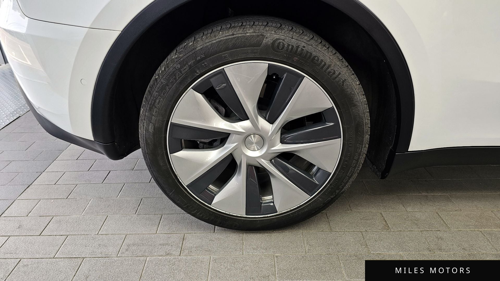 Tesla Model Y 2022 — миниатюра 5