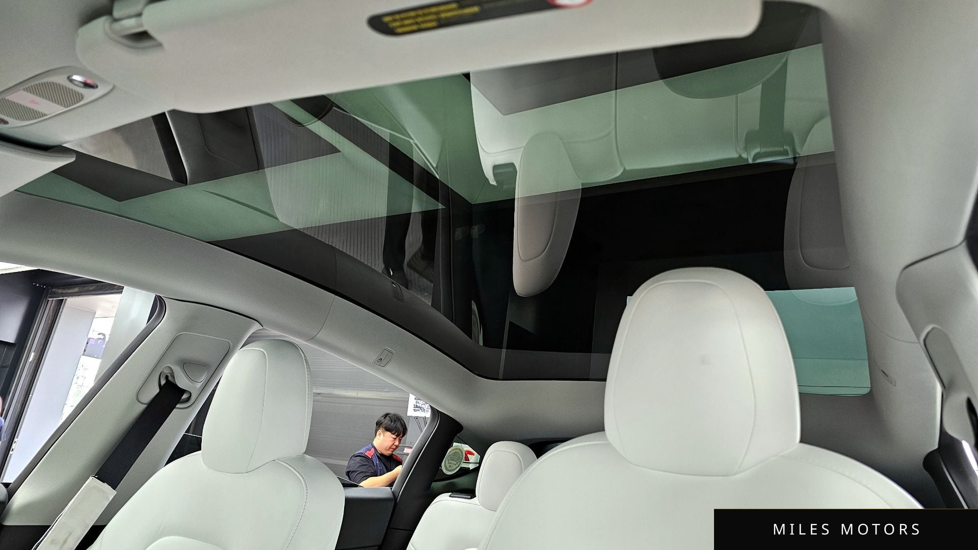 Tesla Model Y 2022 — миниатюра 17