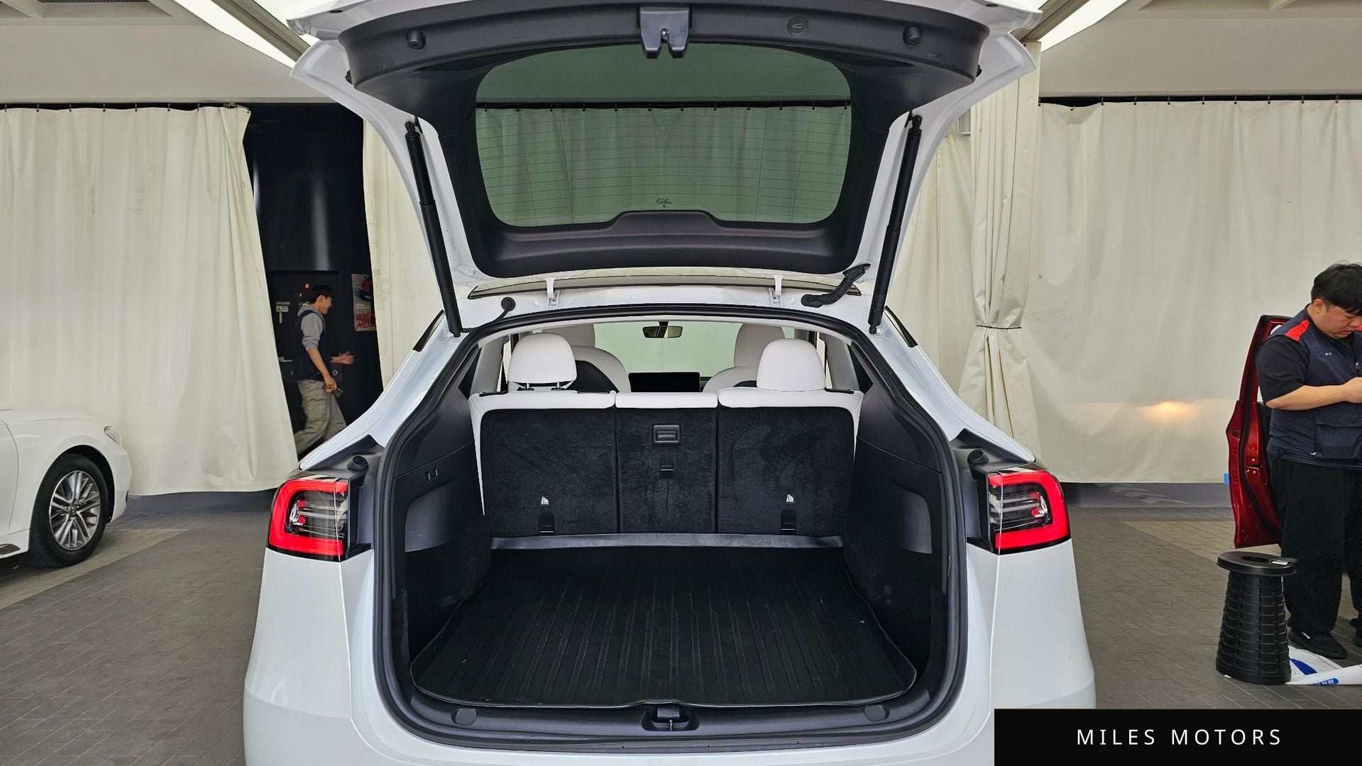 Tesla Model Y 2022 — миниатюра 20