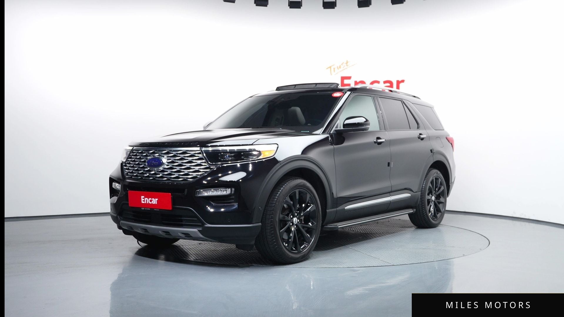 Ford Explorer 2021 — фото 1 из 12