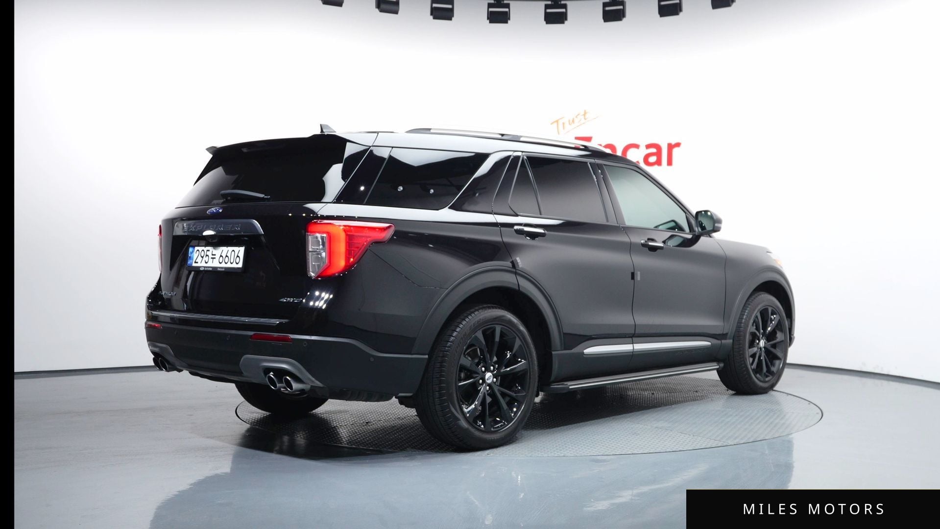 Ford Explorer 2021 — миниатюра 2