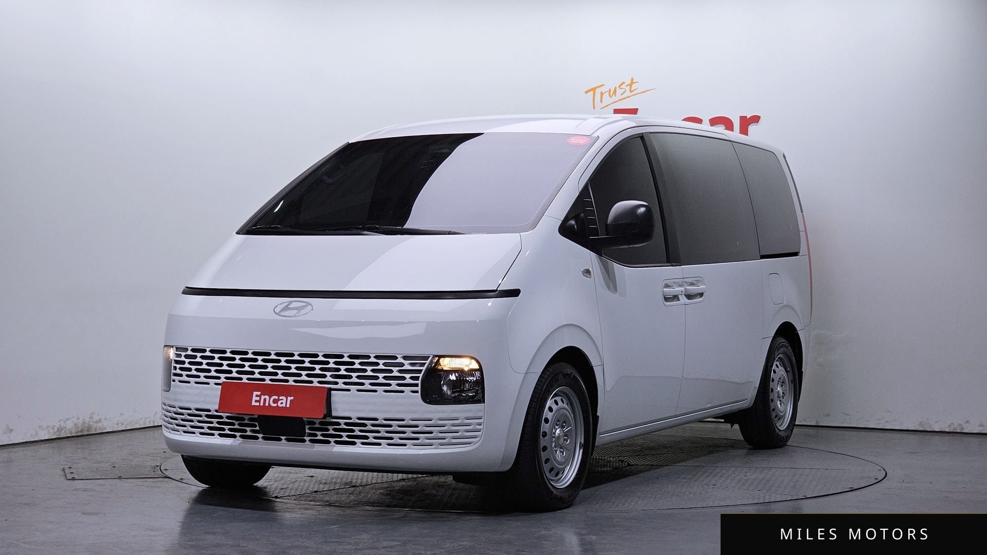 Hyundai Staria 2025 — фото 1 из 12