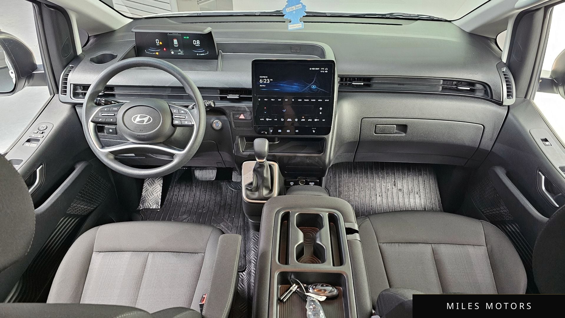 Hyundai Staria 2025 — миниатюра 10