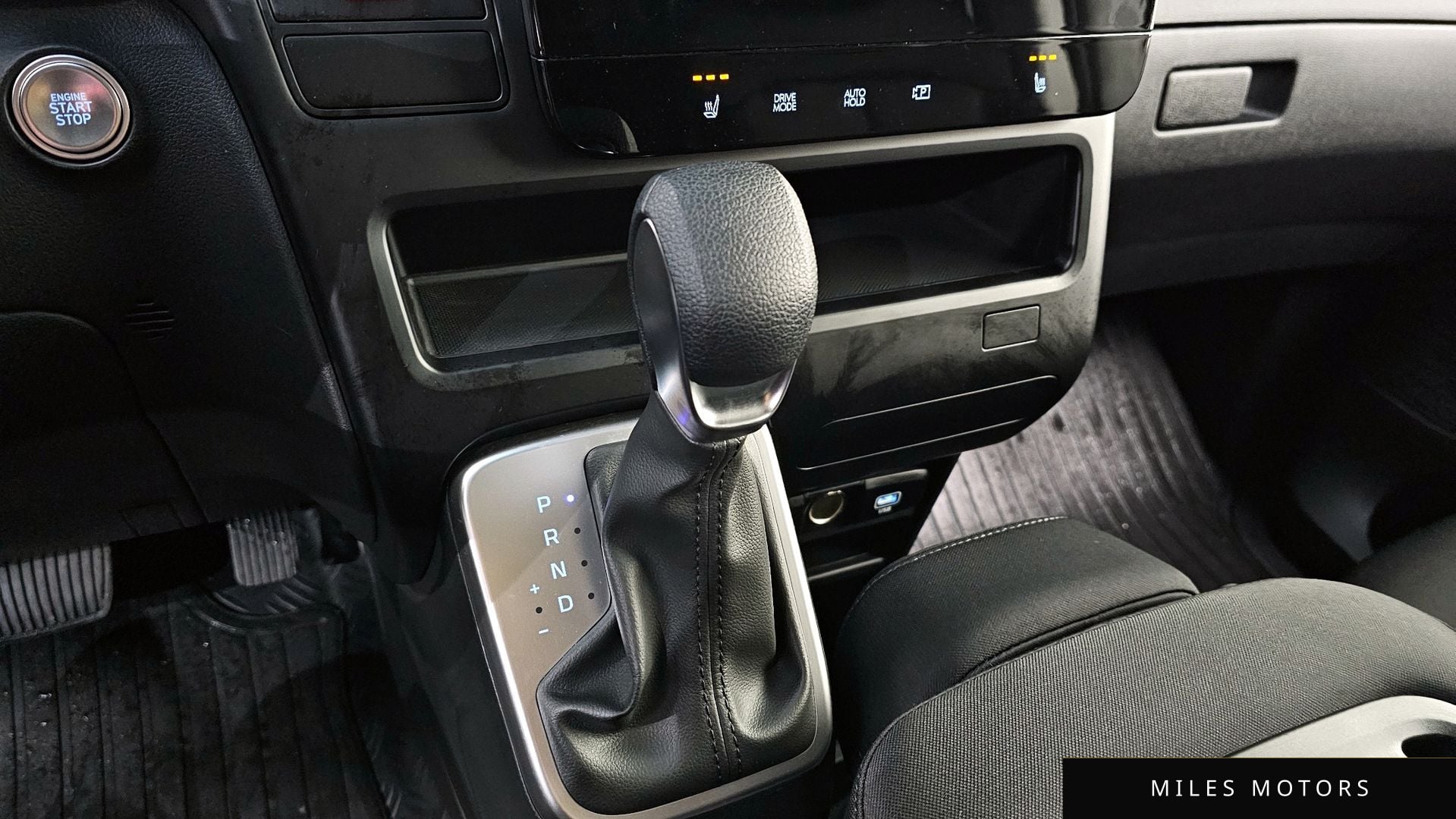Hyundai Staria 2025 — миниатюра 12