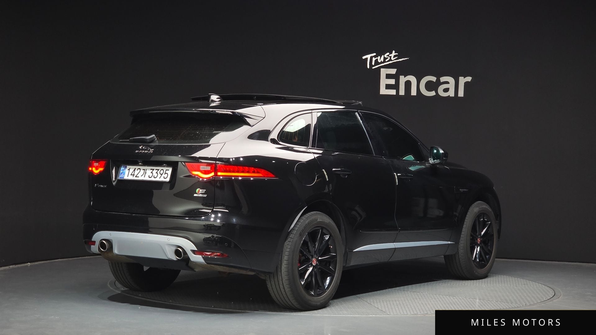 Jaguar F-PACE 2017 — миниатюра 2