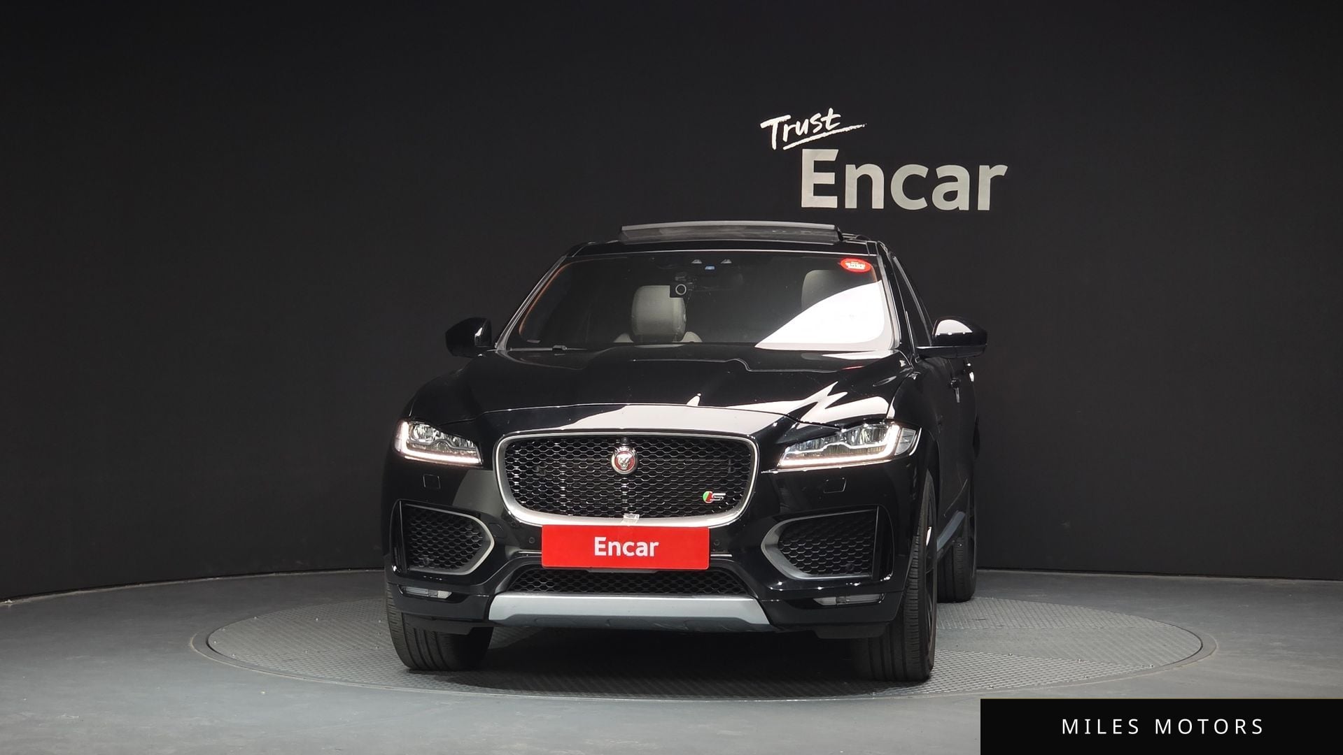 Jaguar F-PACE 2017 — миниатюра 3