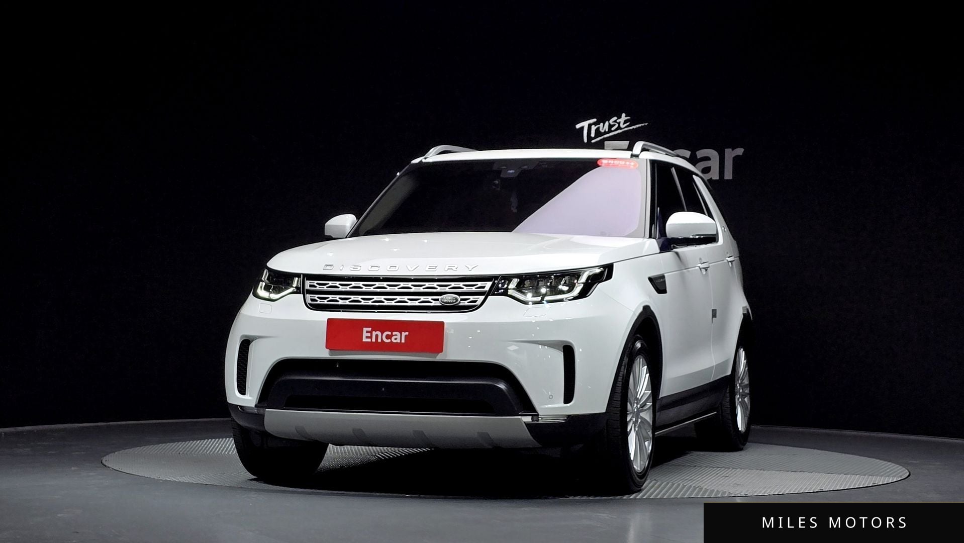 Land Rover Discovery 2017 — миниатюра 2