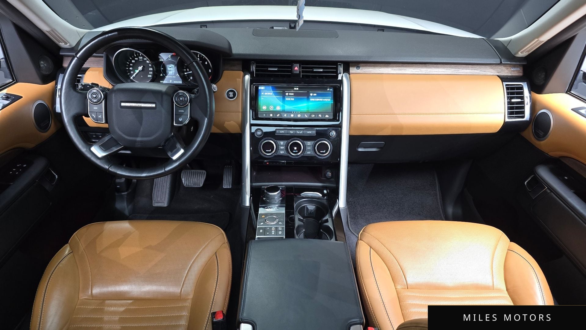 Land Rover Discovery 2017 — миниатюра 9