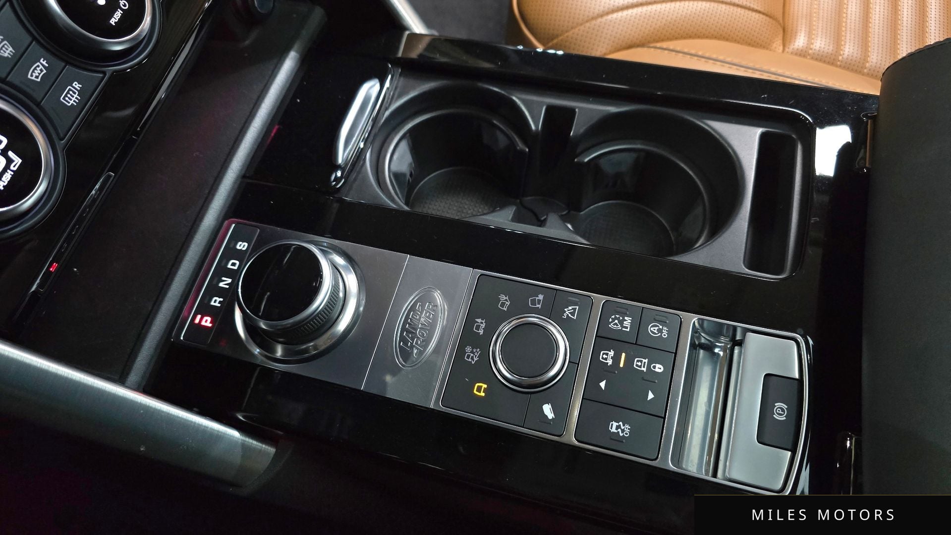 Land Rover Discovery 2017 — миниатюра 11