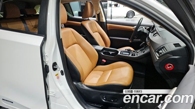Лексус CT200h 2014 — миниатюра 16