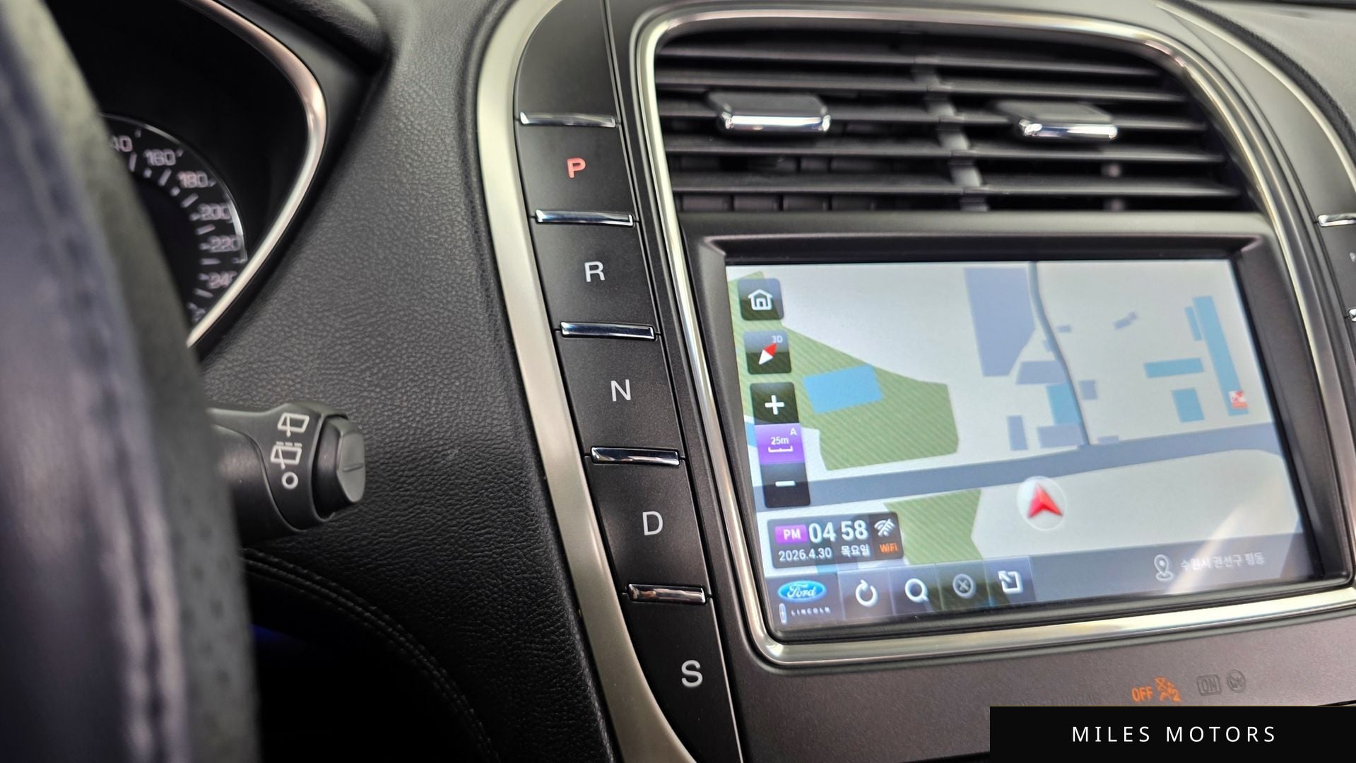 Lincoln MKX 2017 — миниатюра 12