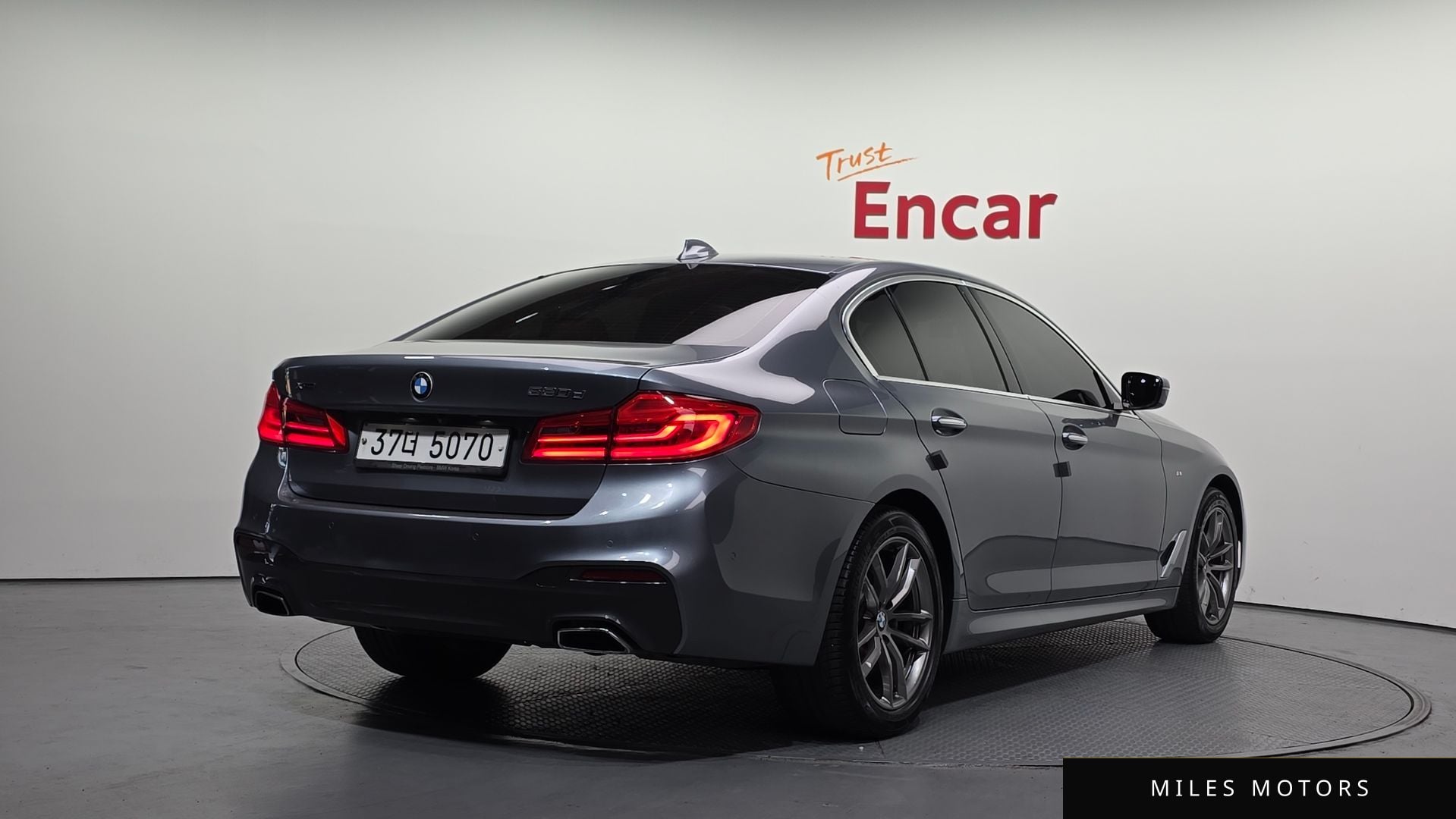 BMW 5 Series (G30) 2018 — миниатюра 2