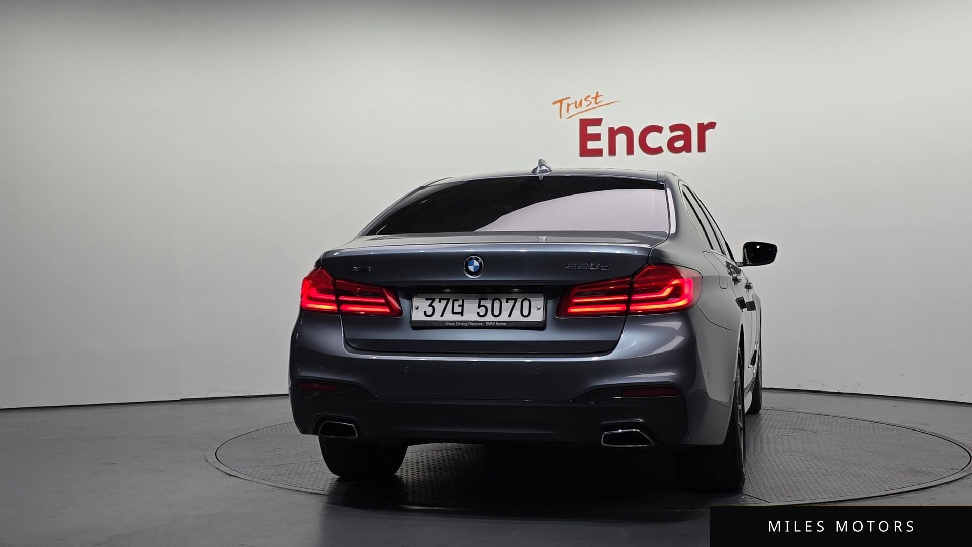 BMW 5 Series (G30) 2018 — миниатюра 4