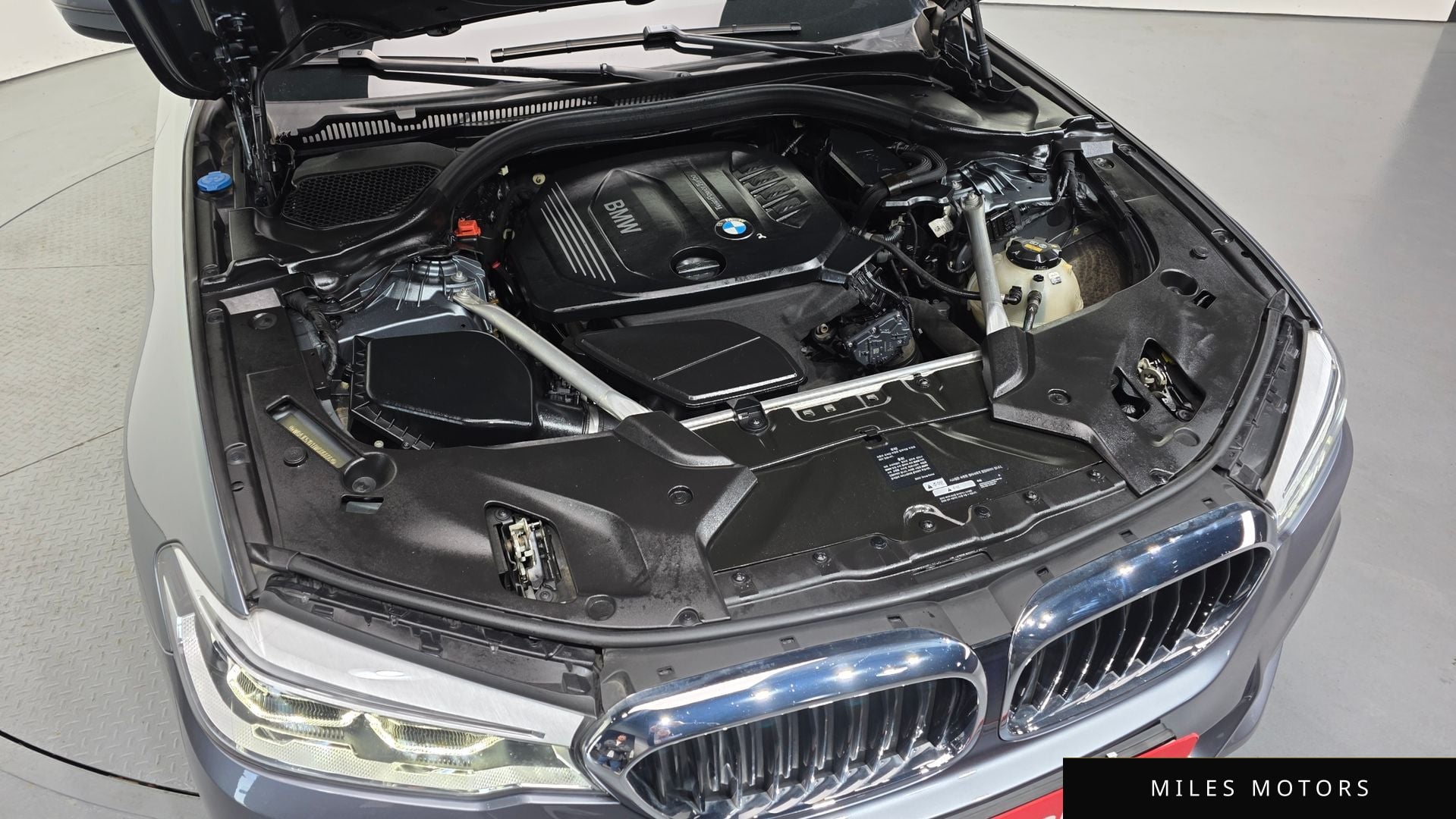 BMW 5 Series (G30) 2018 — миниатюра 6