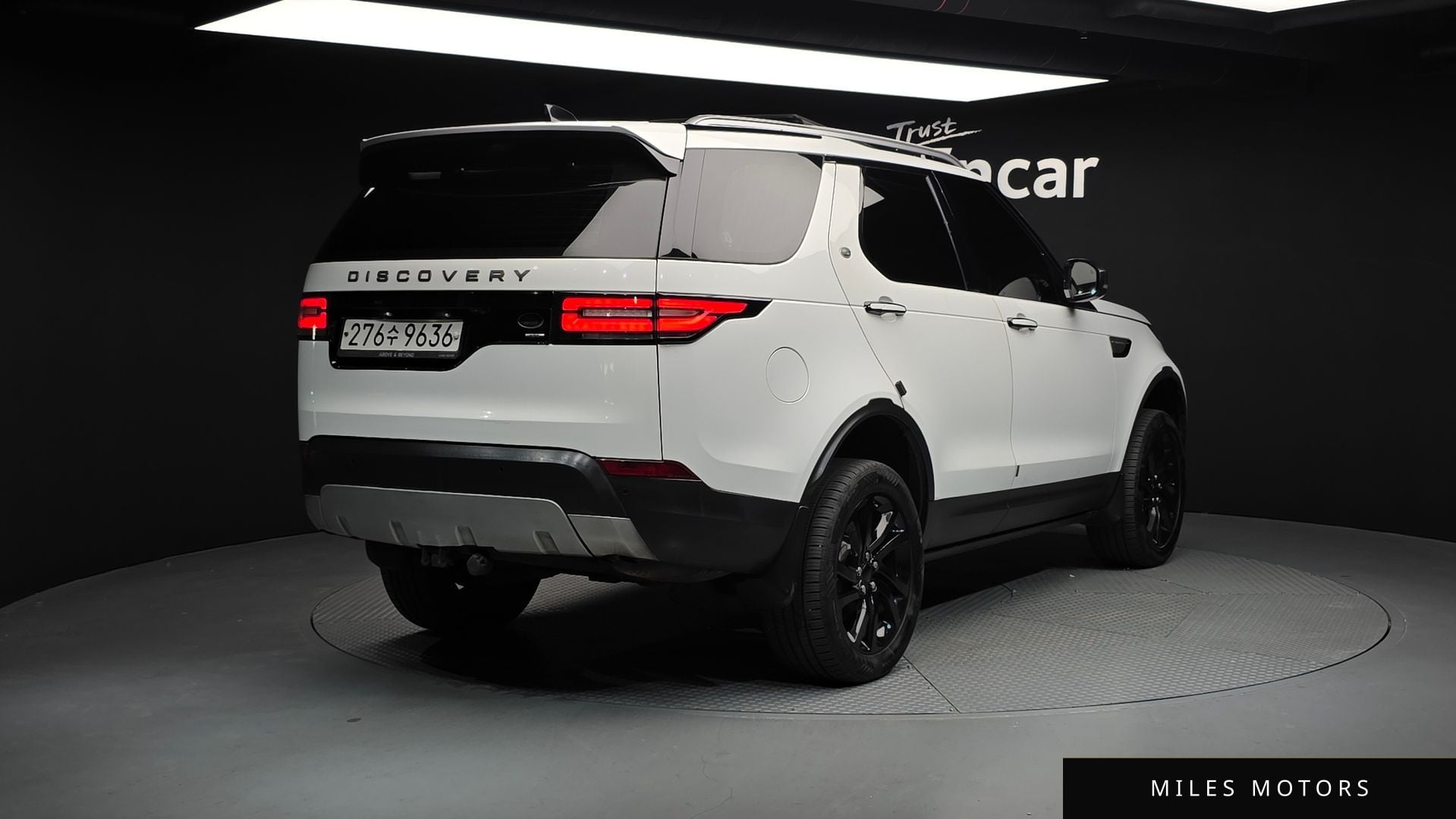 Land Rover Discovery 2017 — миниатюра 2