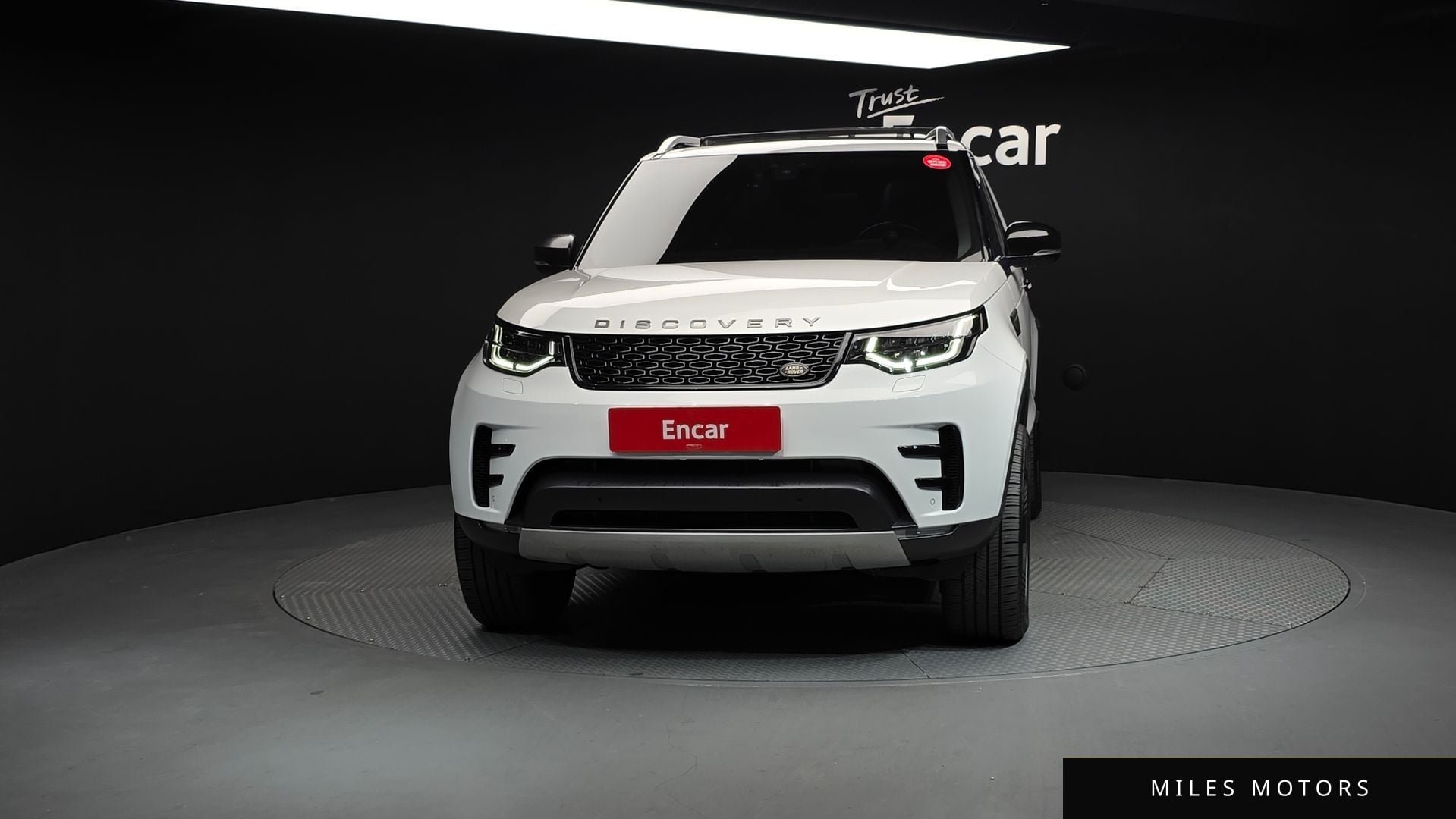 Land Rover Discovery 2017 — миниатюра 3