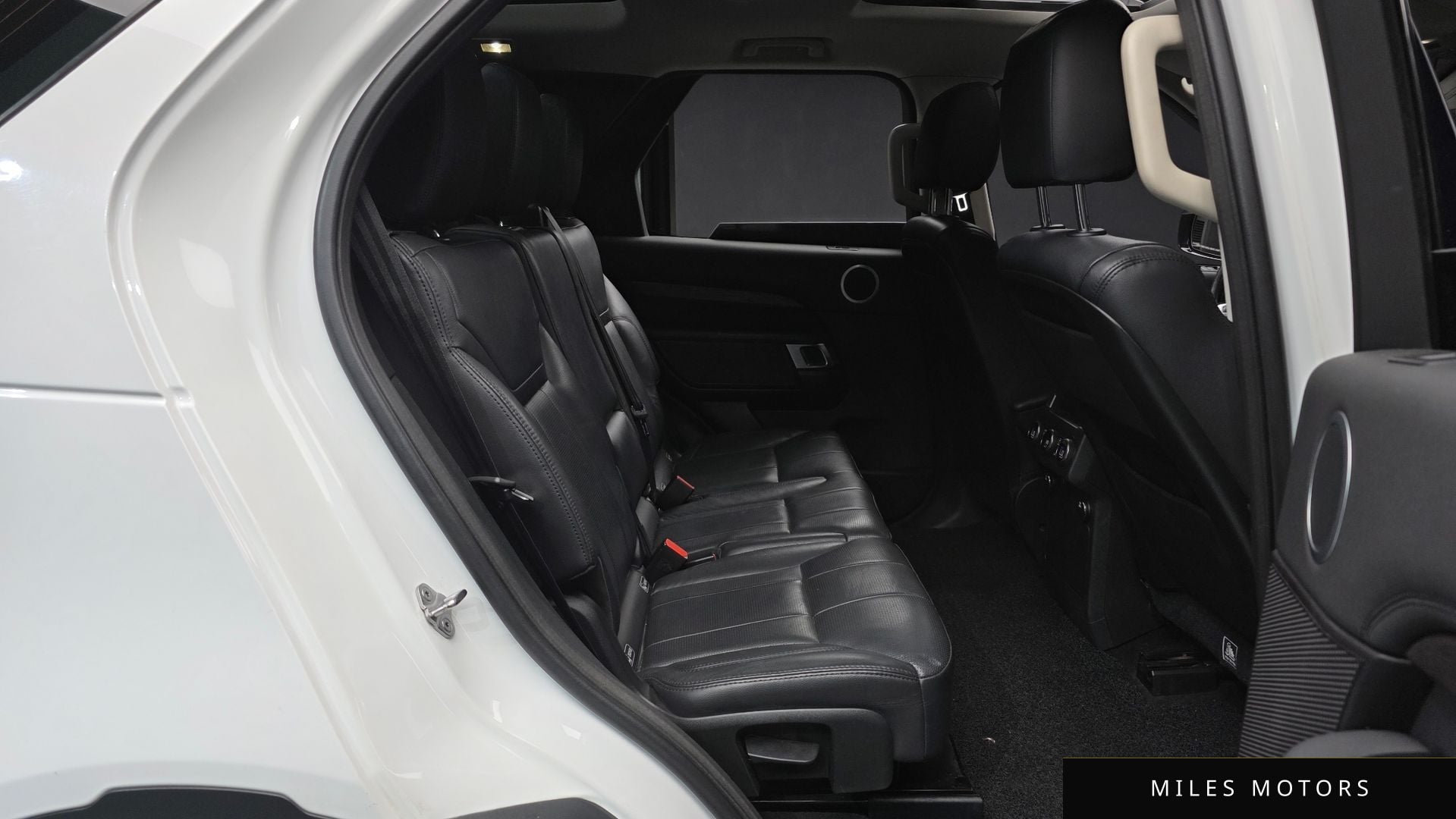 Land Rover Discovery 2017 — миниатюра 11
