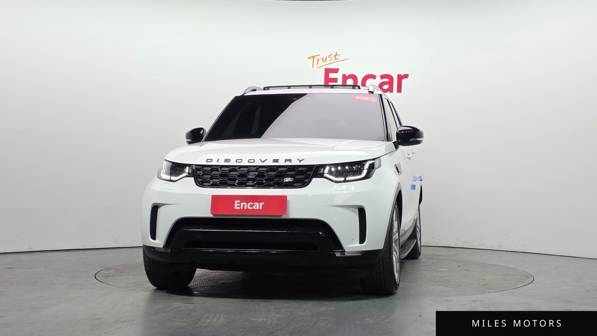 Land Rover Discovery 2017 — миниатюра 2