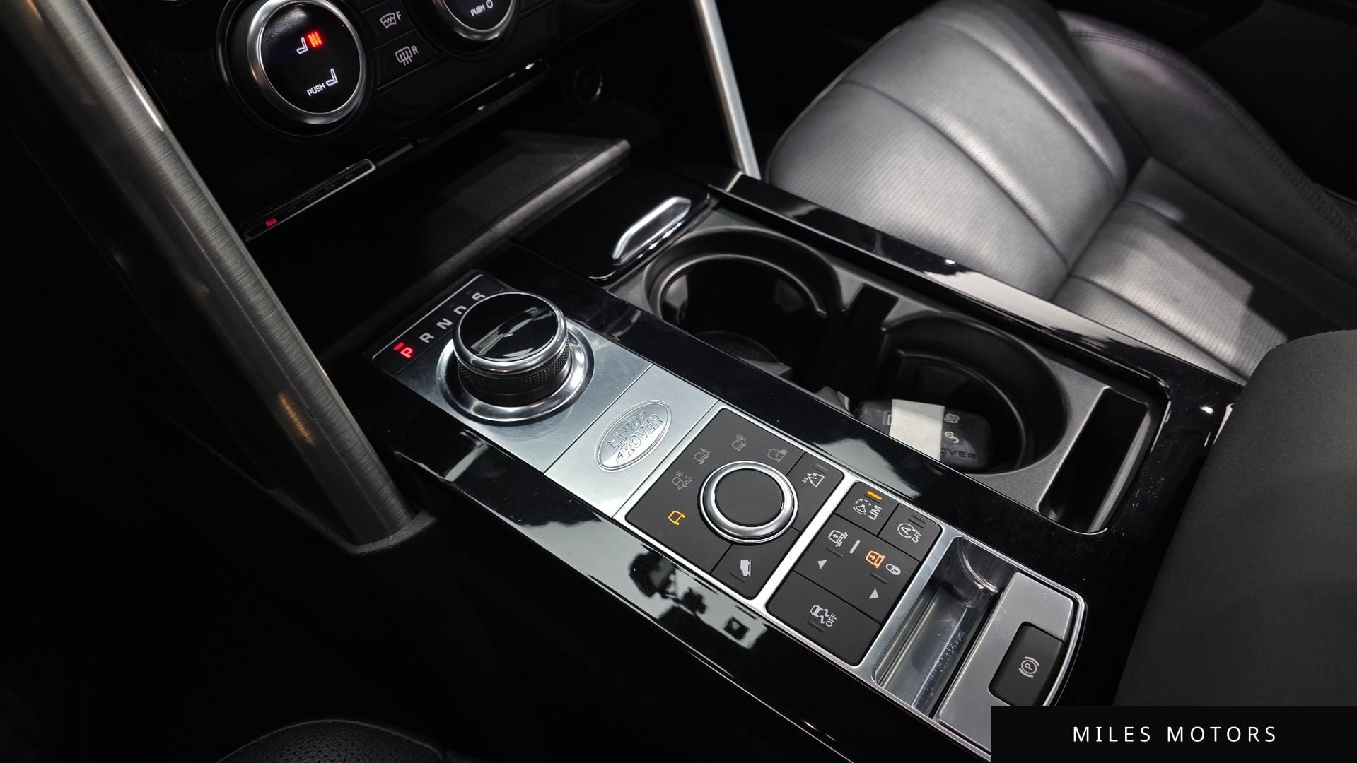 Land Rover Discovery 2017 — миниатюра 11