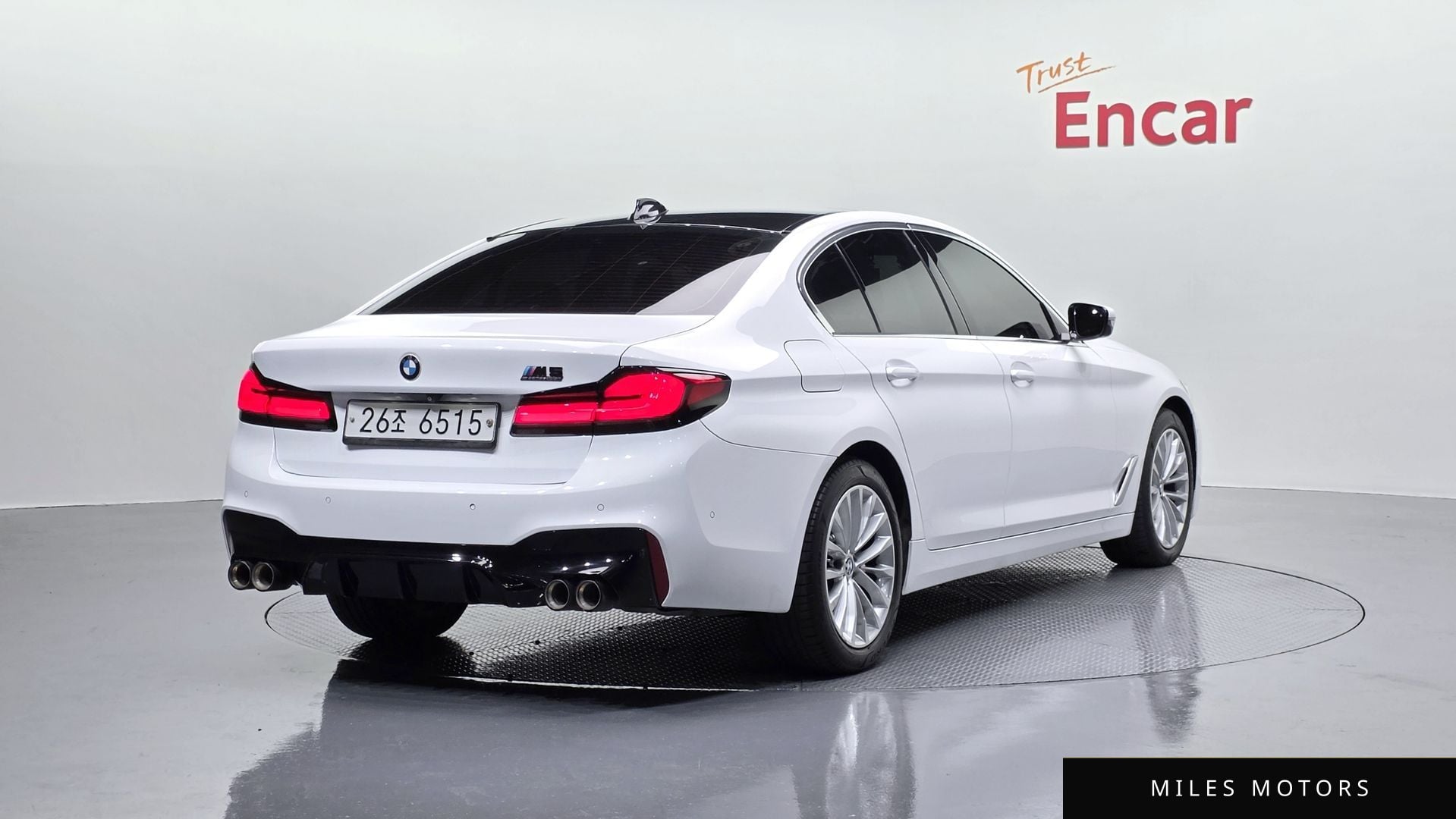 BMW 5 Series (G30) 2019 — миниатюра 2