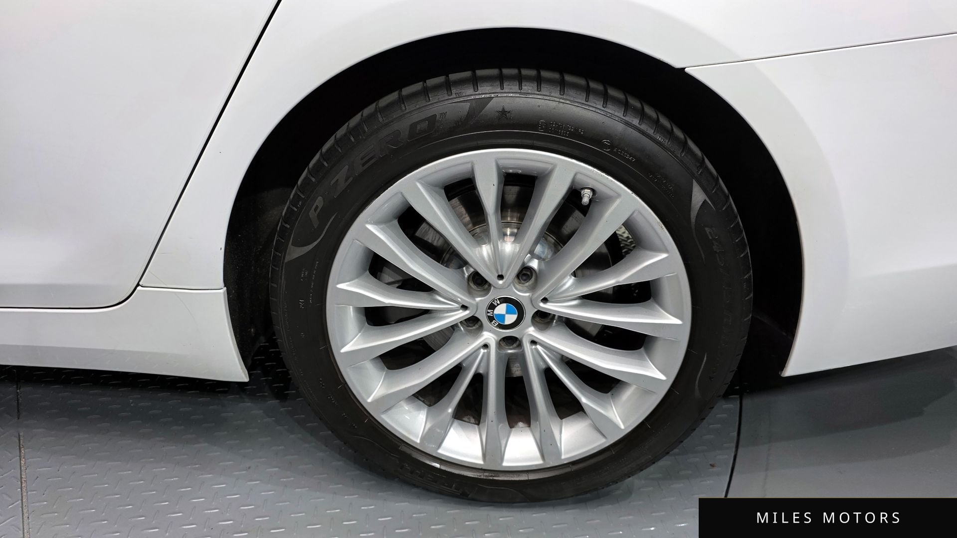 BMW 5 Series (G30) 2019 — миниатюра 7