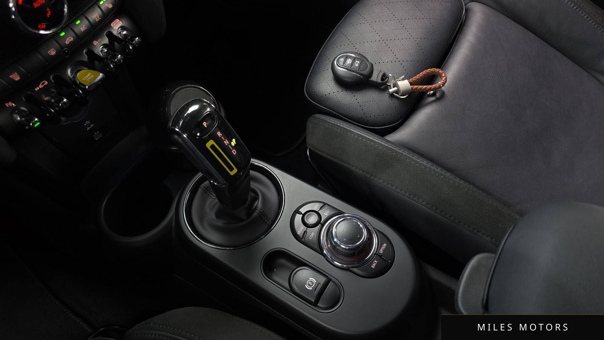 MINI Cooper 2023 — миниатюра 11