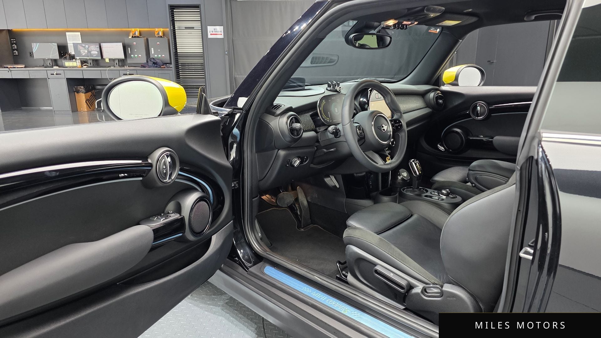 MINI Cooper 2023 — миниатюра 12