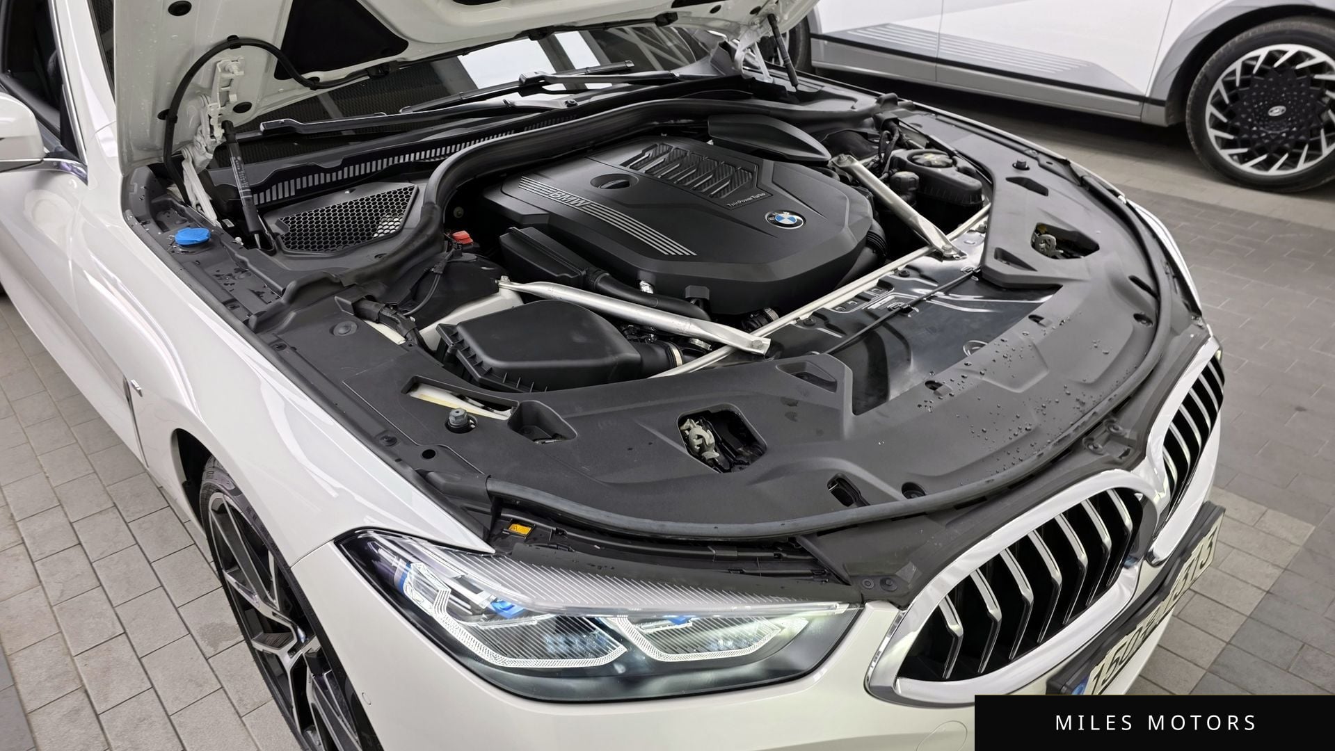 BMW 8 Series (G15) 2021 — миниатюра 6