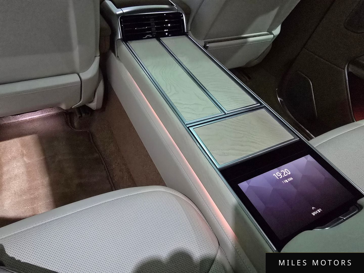 Land Rover Range Rover 2024 — миниатюра 13